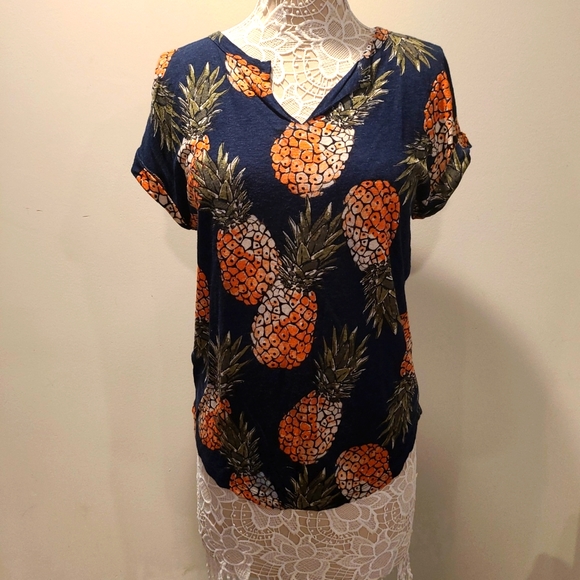Lucky Brand Tops - Lucky Brand Small Linen Pineapple Shirt 🍍